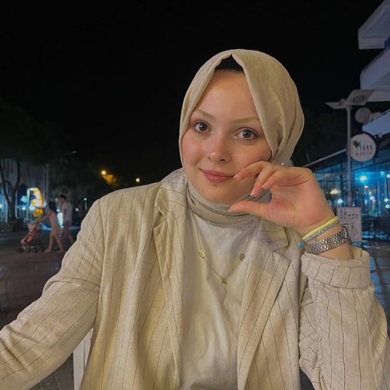 Zuhuratbaba Güzel Gülüşlü Partner Bayan Escort Elifnur