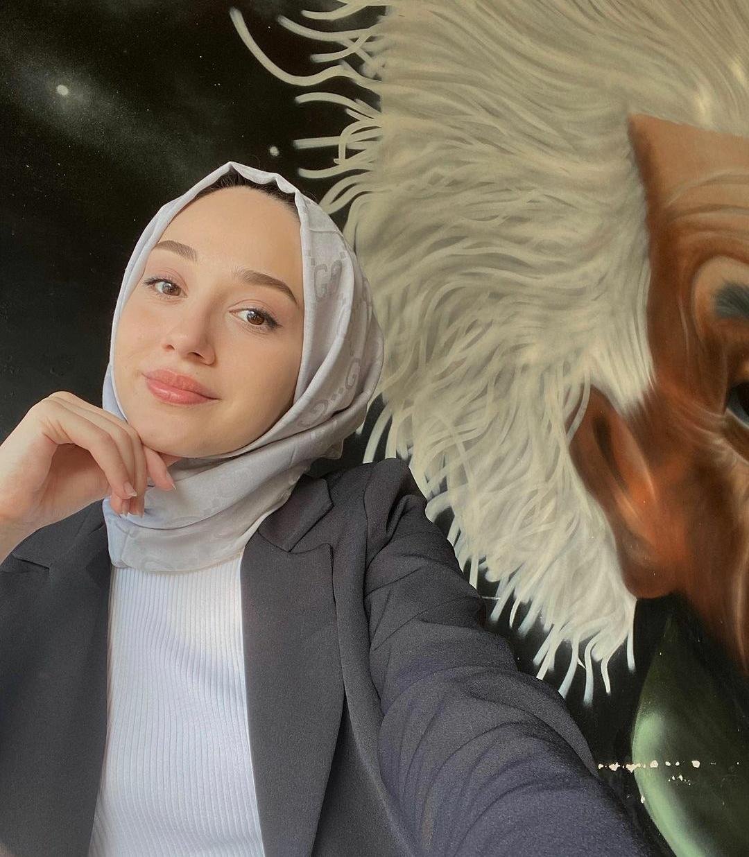 Kumru Başarıyı Gören Kadın Bayan Escort Şirin