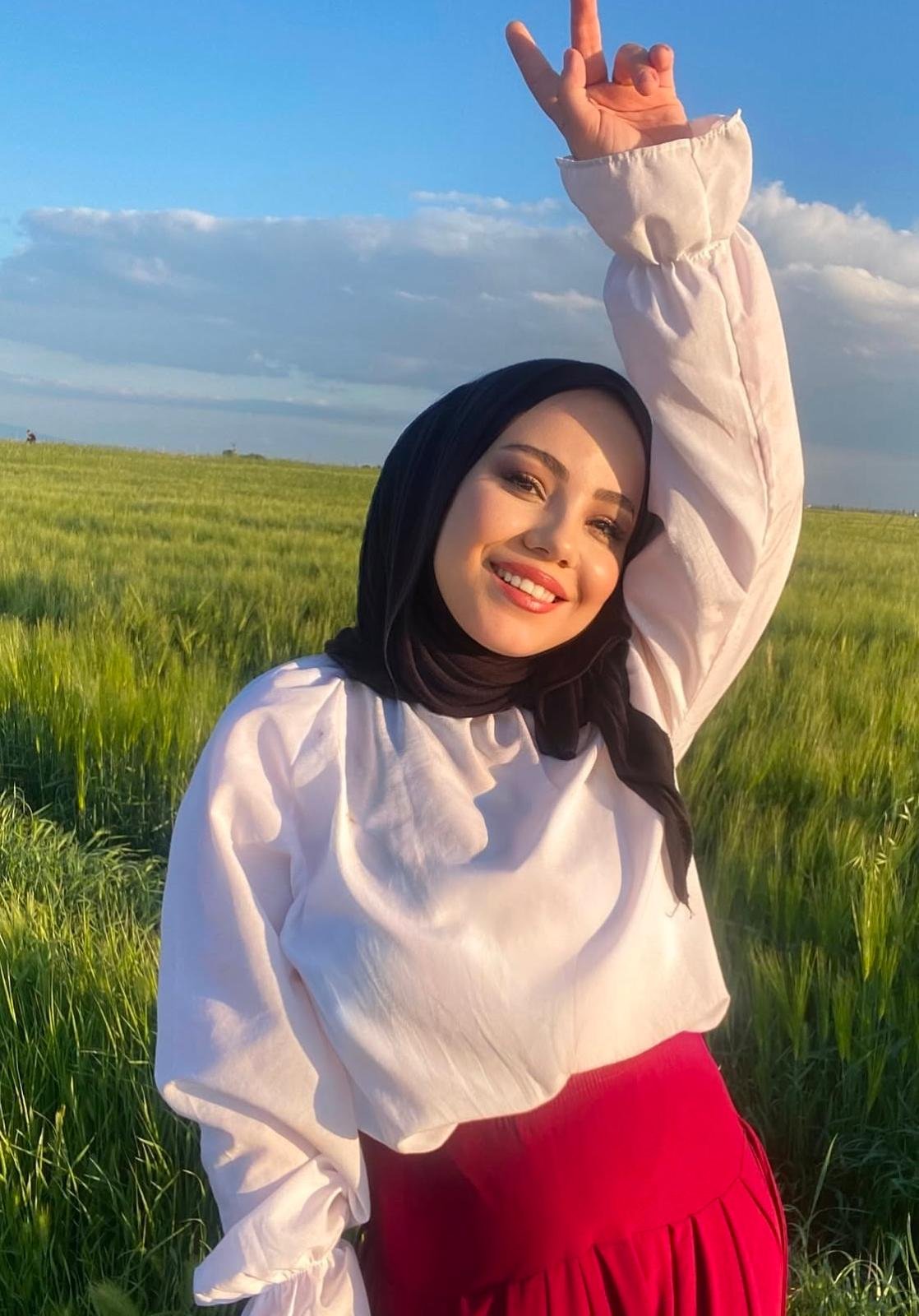 Avrupa Güleryüzlü Kadın Escort Tezel