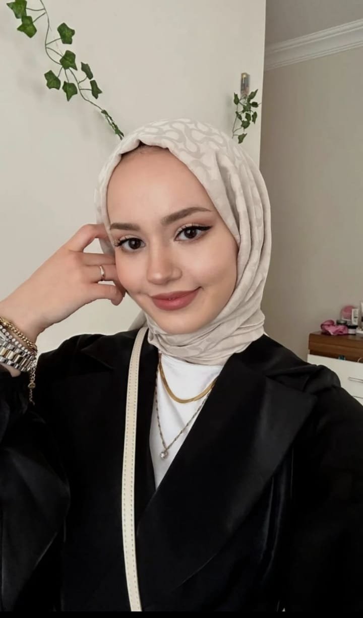 Yalvaç Zeki ve Güzel Kadın Escort Nursema